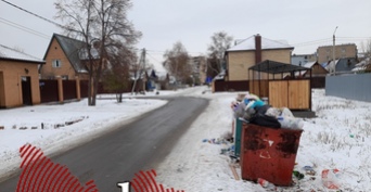 В Оренбуржье двое мужчин устроили драку у мусорных баков