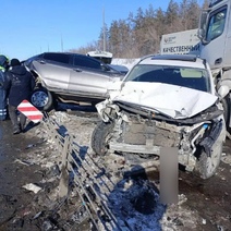 В Оренбурге на Загородном шоссе столкнулись семь автомобилей