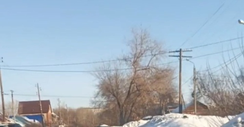 В Оренбурге жители домов по улицам Степана Разина и Орловой не могут дождаться обещания администрации вывезти снег