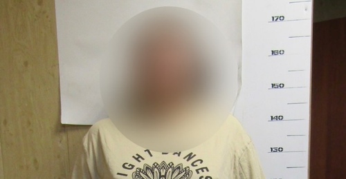 В Оренбурге женщина пришла к знакомой за своей дочерью и напала там с половником и ножом на мужчину