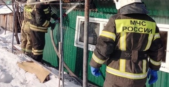 За сутки в Оренбуржье на пожарах погибли 72-летняя женщина и 41-летний мужчина