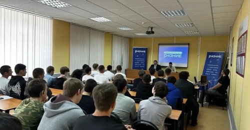 «Диалог на равных»: финалист программы «Герои Оренбуржья» встретился со студентами Медногорского индустриального колледжа