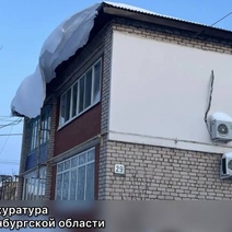 В Абдулино УК ответила за снег и наледь на крышах многоквартирных домов