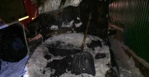 В Медногорске во время тушения автомобиля пострадал водитель