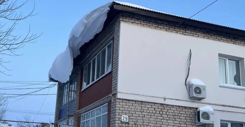 В Абдулино УК ответила за снег и наледь на крышах многоквартирных домов