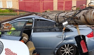 За упавшую на автомобили опору и контактную сеть в Оренбурге уголовной ответственности никто не понесёт