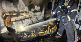 В Орске на пожаре по улице Станиславского 75-летний мужчина надышался угарным газом