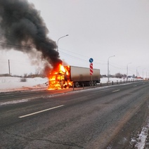 Под Оренбургом полыхал большегруз
