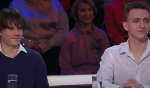 Певшие в домофон ребята из группы «23 микрорайон» из Оренбурга приглашены на 1 канал (16+)