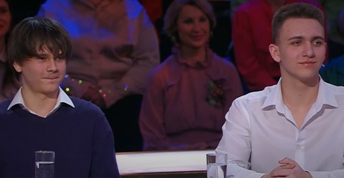 Певшие в домофон ребята из группы «23 микрорайон» из Оренбурга приглашены на 1 канал (16+)