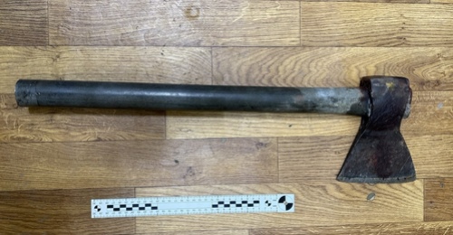 В Бузулуке мужчина несколько раз ударил отца обухом топора в ходе пьяной ссоры