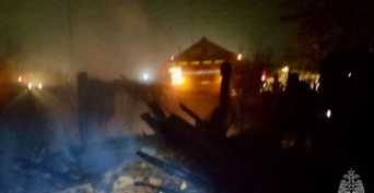 Крупный ночной пожар в Новосергиевском районе унес жизнь мужчины (18+)