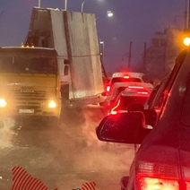 Оренбуржцы просят спасти дорогу от большегрузов