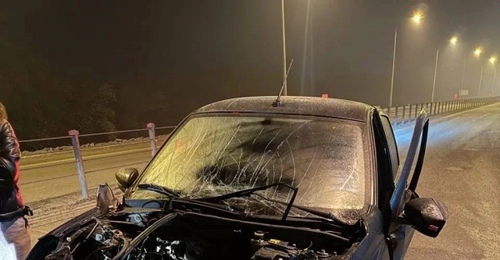 В Оренбурге водитель ВАЗа протаранил ЛЭП