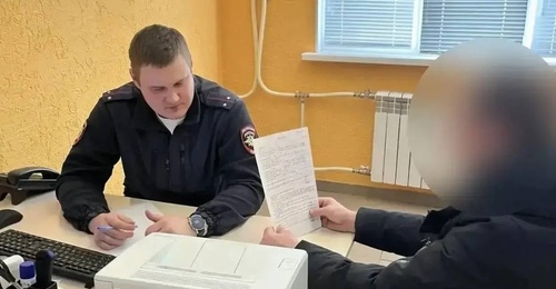 В Оренбурге мужчина разгромил лифт и измазал его кровью