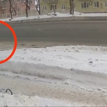 В Оренбурге мужчина нашел кардхолдер и потерял совесть