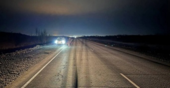 В Оренбургском районе шедшего по обочине трассы мужчину сбил автомобиль