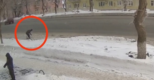 В Оренбурге мужчина нашел кардхолдер и потерял совесть