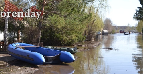 В Оренбуржье иностранцев переправляли через границу на надувной лодке