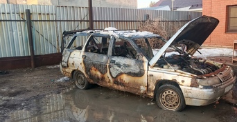 В Оренбургском районе огонь уничтожил автомобиль