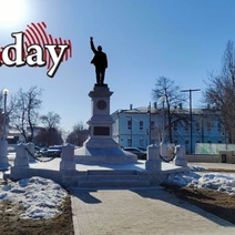 В Оренбурге штукатурка в сквере им Ленина сошла вместе со снегом