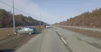 В Оренбургском районе ВАЗ протаранил опору ЛЭП