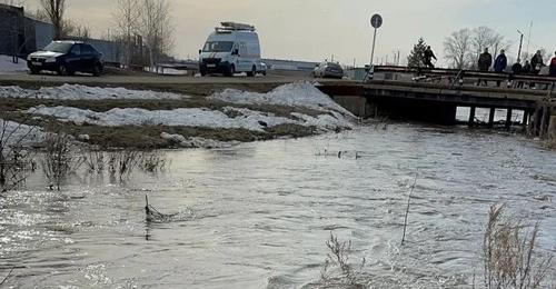 В Октябрьском районе водолазы второй день ищут тело 7-летнего мальчика, утонувшего в ручье (18+)
