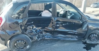 В Оренбурге при столкновении двух иномарок пострадали оба водителя