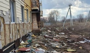 Расселенный дом на улице Мирнинской в поселке Кушкуль грозит локальной экологической катастрофой