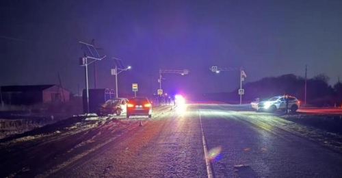 В Оренбуржье в стоящий на обочине автомобиль влетел ВАЗ