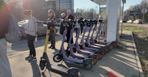 Запреты есть, толку нет: электросамокаты в Оренбурге игнорируют правила