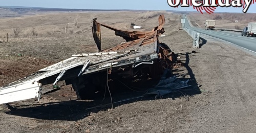 Обломки фур после ДТП на трассе М-5 под Переволоцким не убирают больше двух месяцев