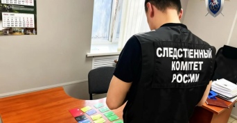 В Орске двое мужчин вымогали 73 000 рублей у подростка