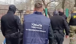 В Оренбурге задержали четырех человек, обещавших помочь участникам СВО перевестись на службу в тыл или уволиться из ВС РФ