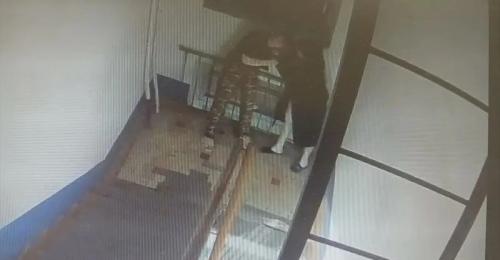 В Орске конфликт соседок из-за громкой музыки завершился переломом пальца