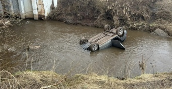Смертельное ДТП в Красногвардейском районе: автомобиль опрокинулся в ручей