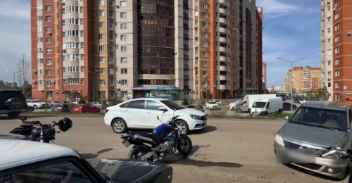 Полиция Оренбурга выясняет обстоятельства ДТП с мотоциклом на улице Автомобилистов