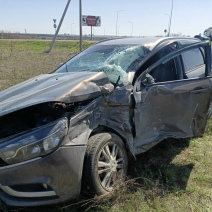 В Переволоцком районе водитель «Лады Веста» не пропустил  «КАМАЗ»