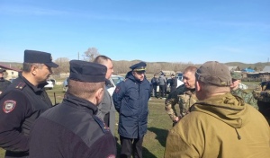 Жителей Оренбуржья просят не посещать четыре населенных пункта из-за поисков опасного преступника