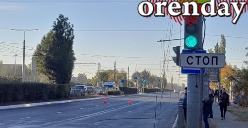 В Оренбурге мужчина взыскал ущерб, причиненный его автомобилю обрывом троллейбусных проводов