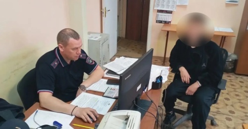 В Оренбурге молодые люди бросали петарды из окна дома