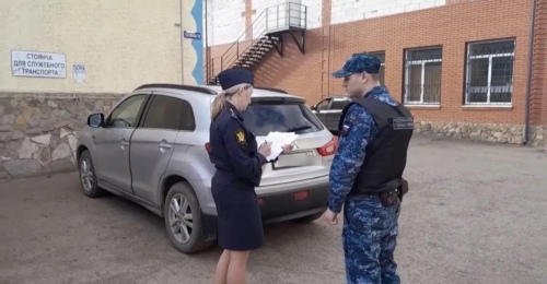 Бузулучанка рискует остаться без внедорожника из-за долга за обращение с ТКО