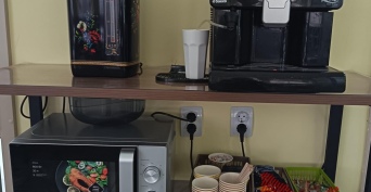 В Орске в одной из школ украли микроволновые печи