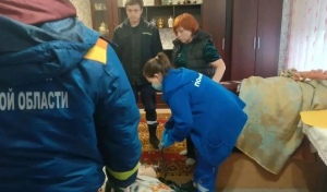 В Оренбургском районе больную женщину пришлось вызволять из квартиры спасателям