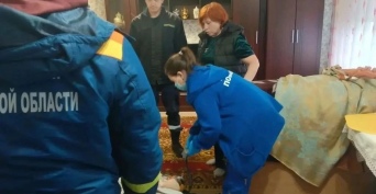 В Оренбургском районе больную женщину пришлось вызволять из квартиры спасателям