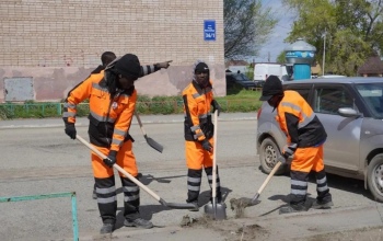 Первые результаты работы новых оренбургских дворников горожане оценили на троечку