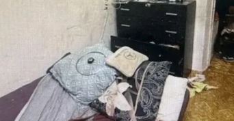 В Орске агрессивная женщина набросилась на знакомого с ножом (18+)