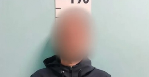 В Новотроицкие мужчина познакомился с местной жительницей, а после порезал ее и отнял сумку