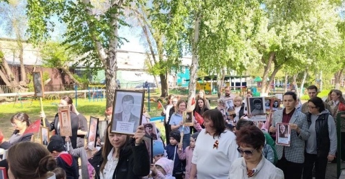 В Оренбурге малыши прошли в «Бессмертном полку»