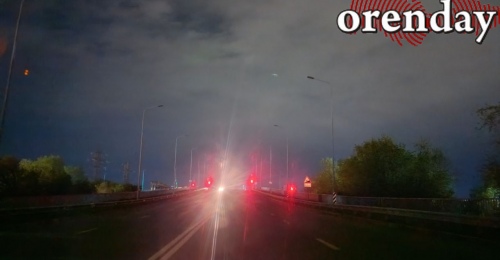 В Оренбурге на путепроводе по улице Конституции СССР снова нет освещения